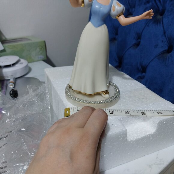 LENOX Disney SNOW WHITE Collectible Figurine Beautiful Decor - Picture 5 of 14